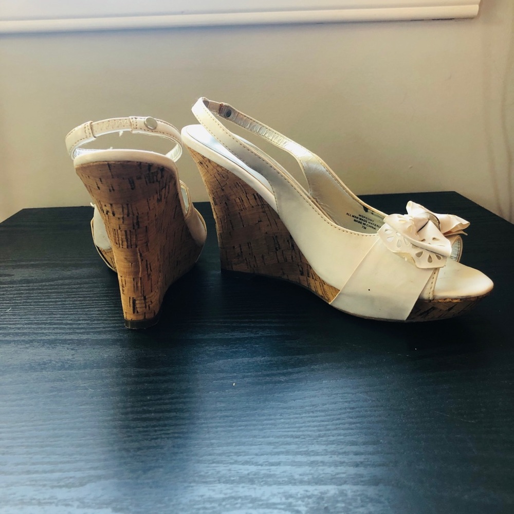 Wedge - Picture 2 of 4